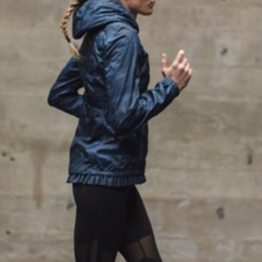 Lululemon Spring Fling Puffy Windbreaker